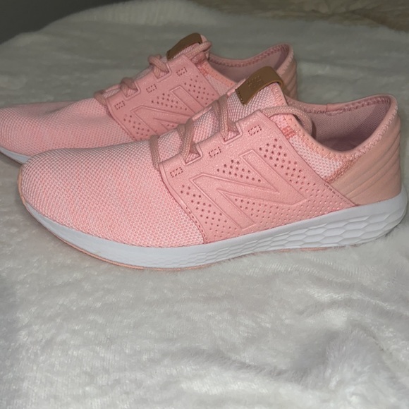 Women’s New Balance Fresh Foam Cruz V2, Size 7 - Picture 3 of 5